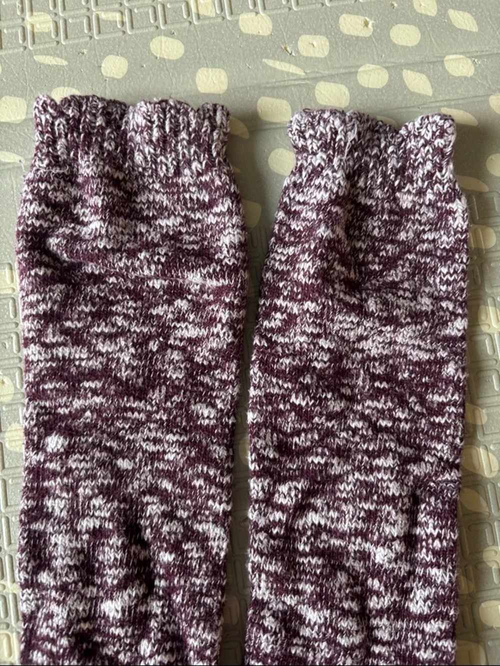 N/A maroon white